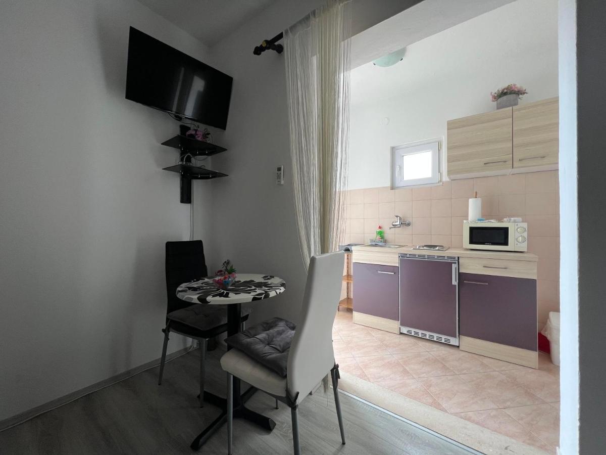 Apartment Lira 2 믈리니 외부 사진
